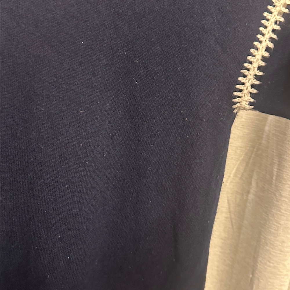 Johnny Was The Whipstitch Hoodie on website
Large Cashmere Wool Lightweight Blue - Picture 12 of 14